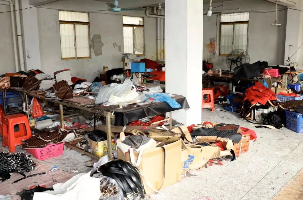 burberry正品围巾多少钱,burberry围巾淘宝1千多是真的吗