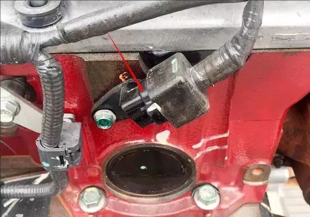 挖机上各种电磁阀的作用,修挖机测液压表