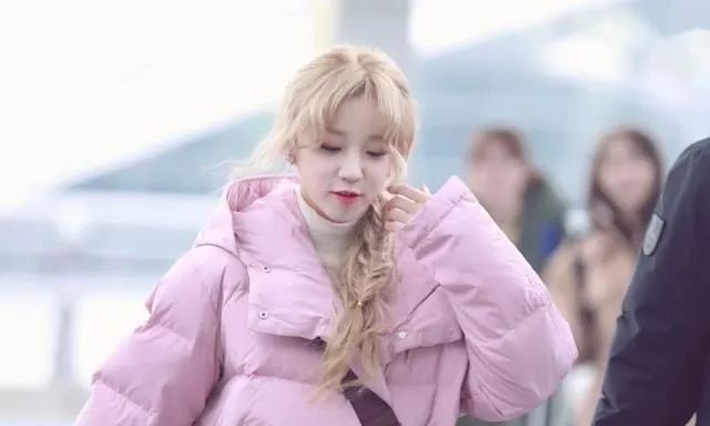 大衣应该买大点还是买小点,大衣怎么买才能好看质量好省钱