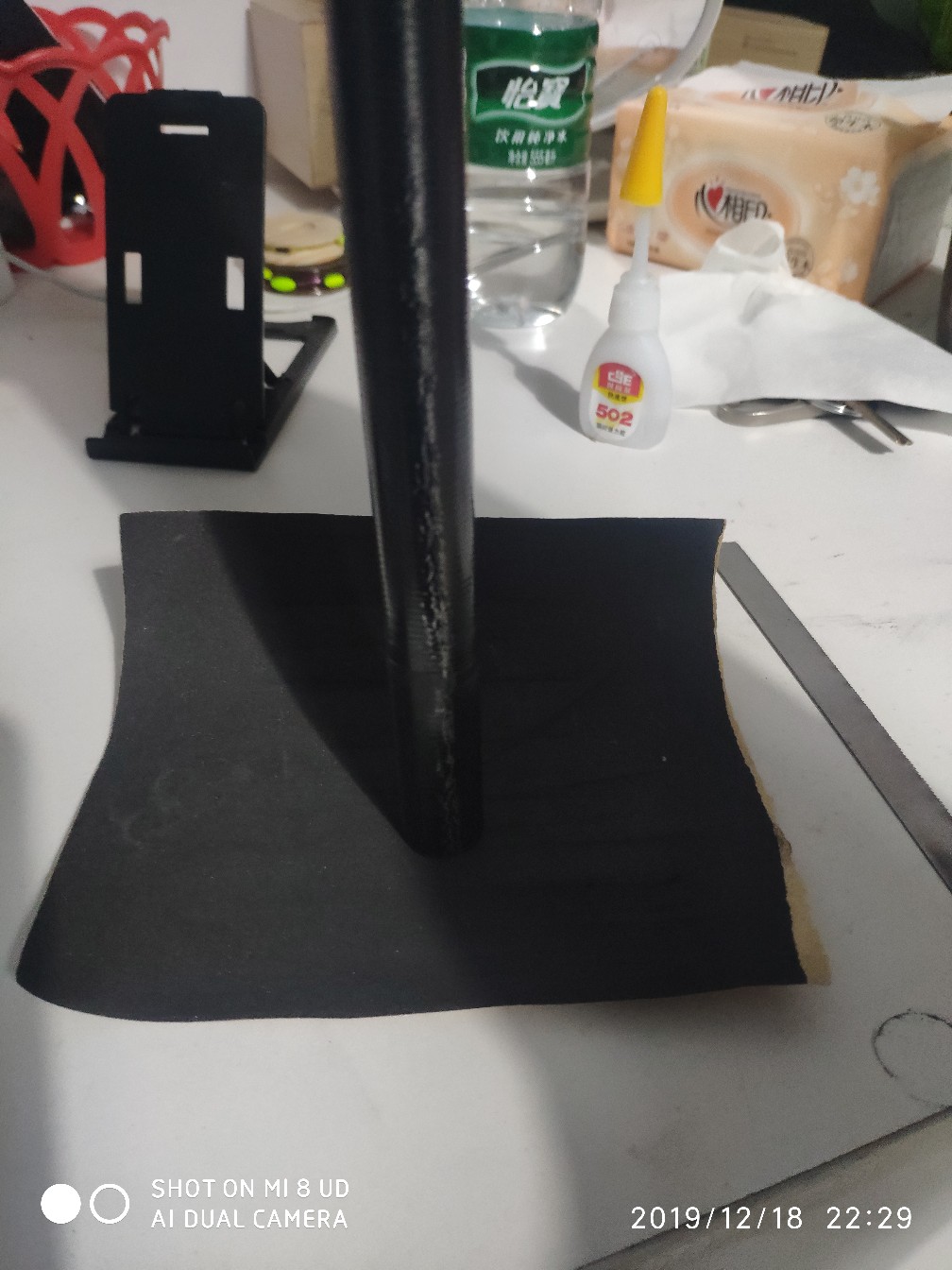 鱼竿被502胶水粘住拉不出来怎么办,鱼竿破裂最好的修复方法