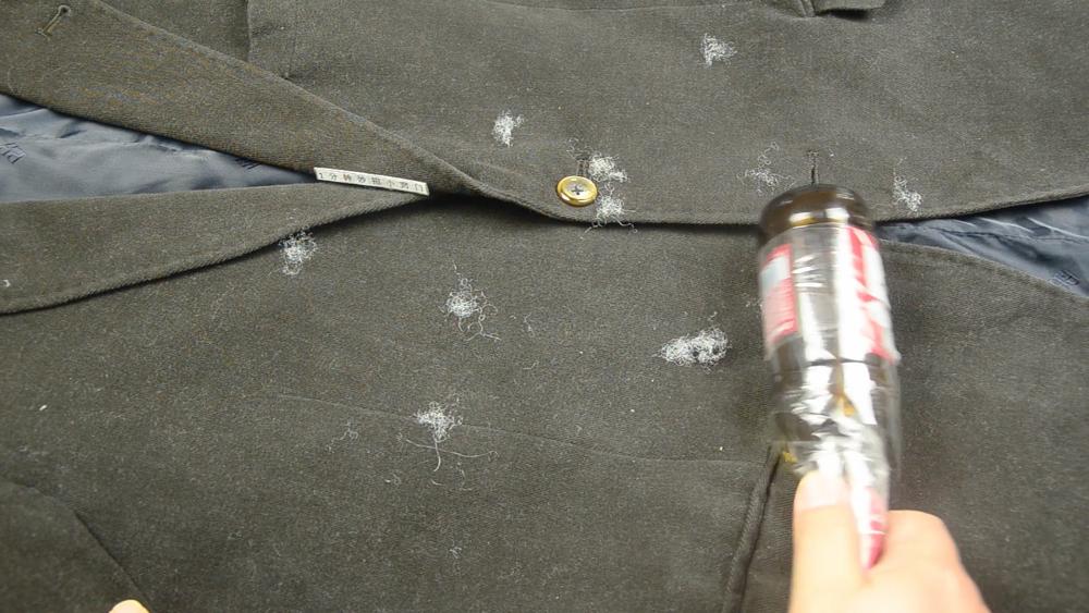 毛衣服上的毛球一招就能解决,衣服上有好多小毛球怎么消除