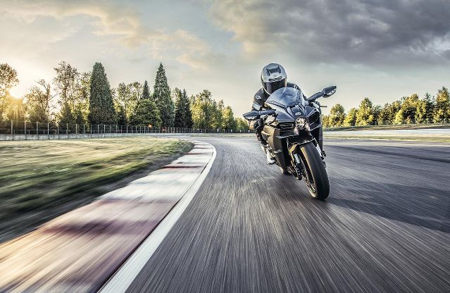 最新川崎zx10r评测,川崎zx-10r2021款摩旅