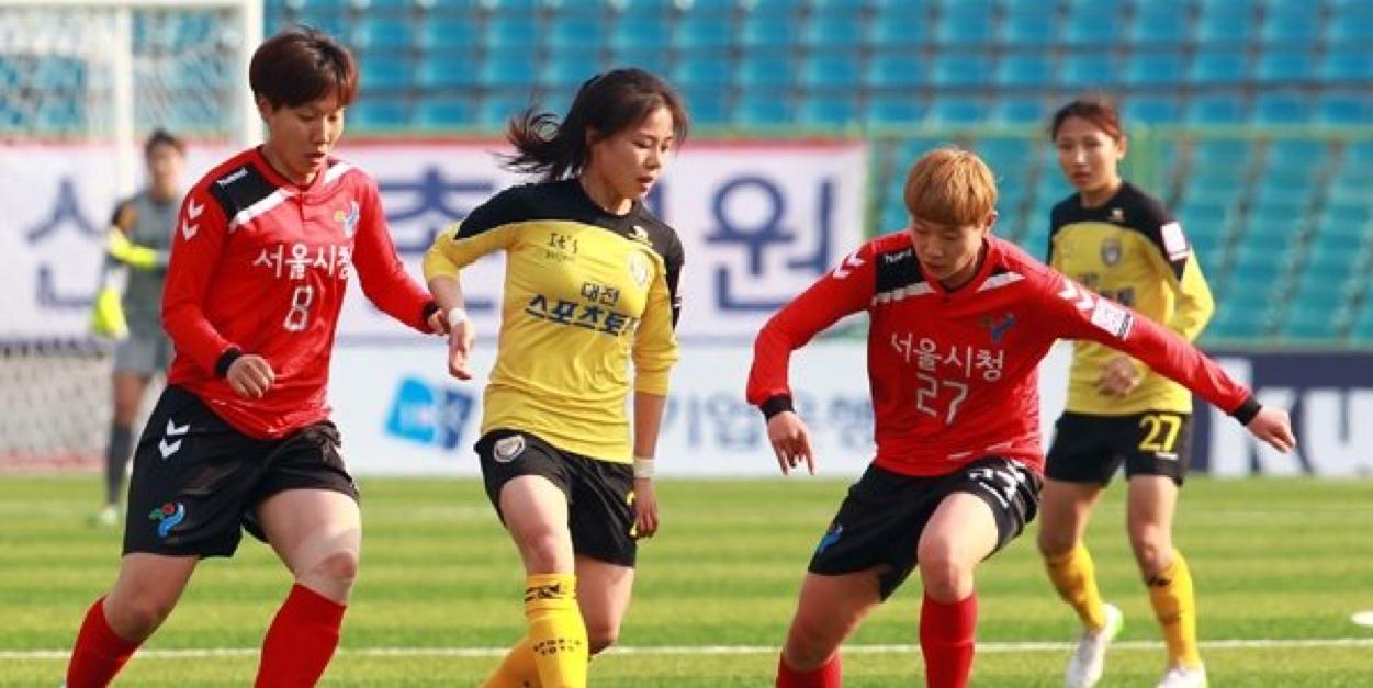 足球女神周秀珍撞脸秀智？她究竟是谁？