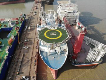 7000米海底深潜,水下四十米深潜