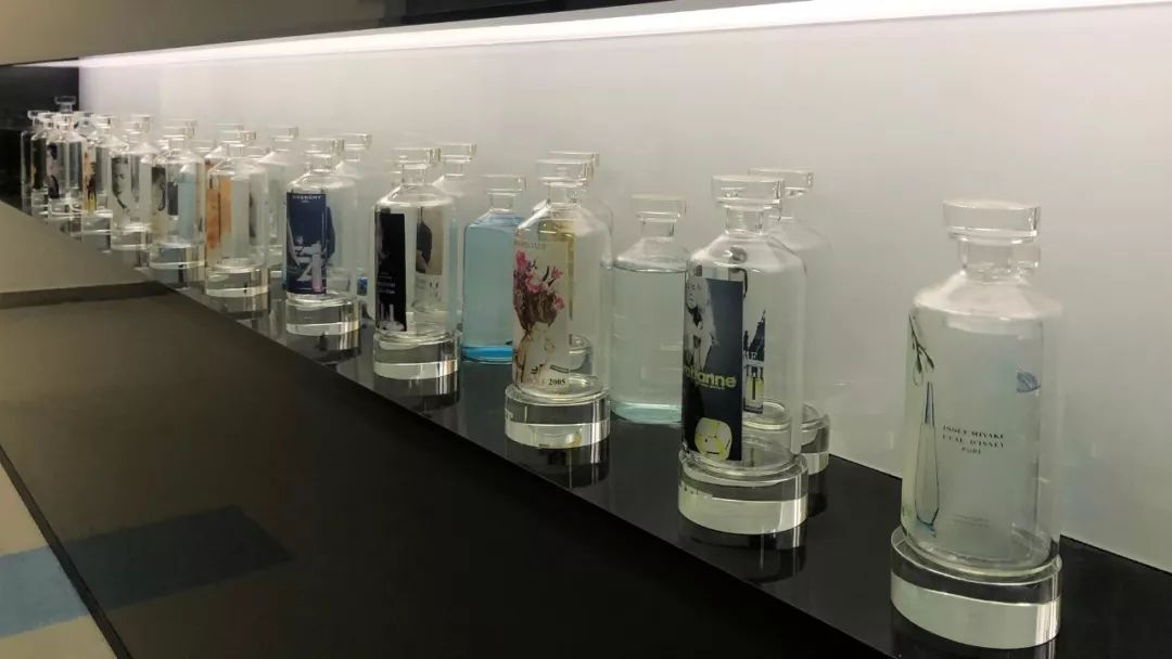 chanel和dior哪个值得入手,chanel和dior抢德芙