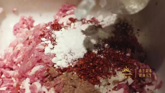 想要腌肉不发黄有什么办法,想要腊肉干得快应该怎么办