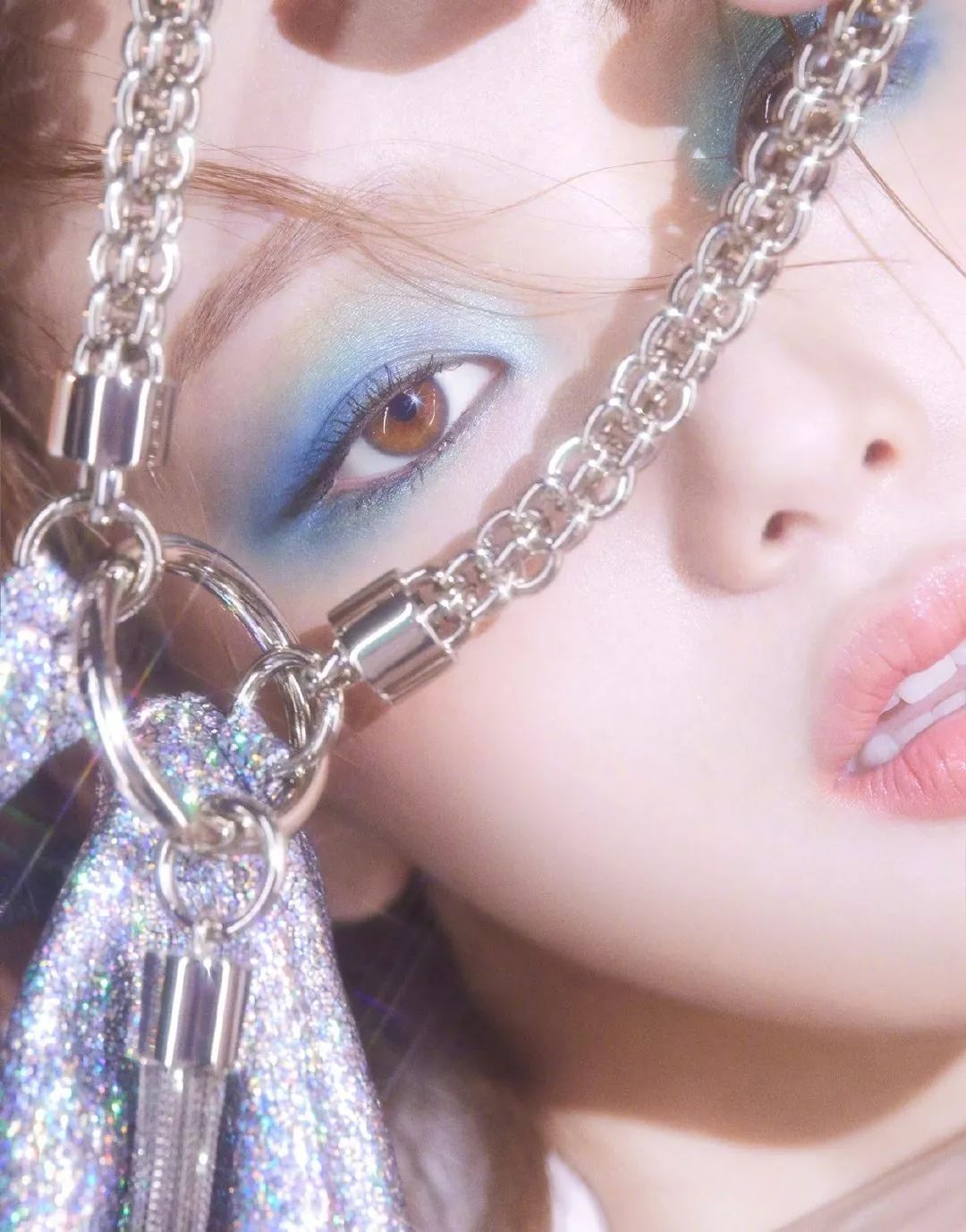 新手画jennie同款眼妆,怎么画jennie同款猫系眼线