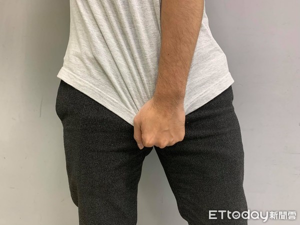 尿出血一点点是什么原因,尿出血了