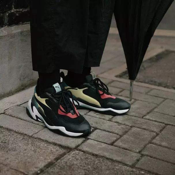 今天是秋冬服饰专场！长裤、帽衫、夹克都是秒杀价