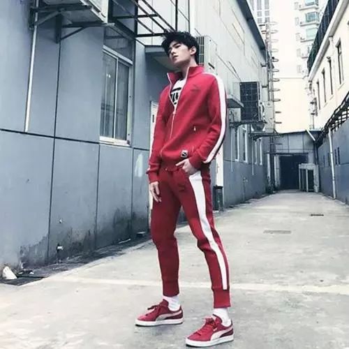 今天是秋冬服饰专场！长裤、帽衫、夹克都是秒杀价