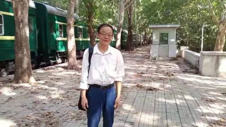 数九寒天陪知己赏梅花,数九寒天梅花绽放雪压枝