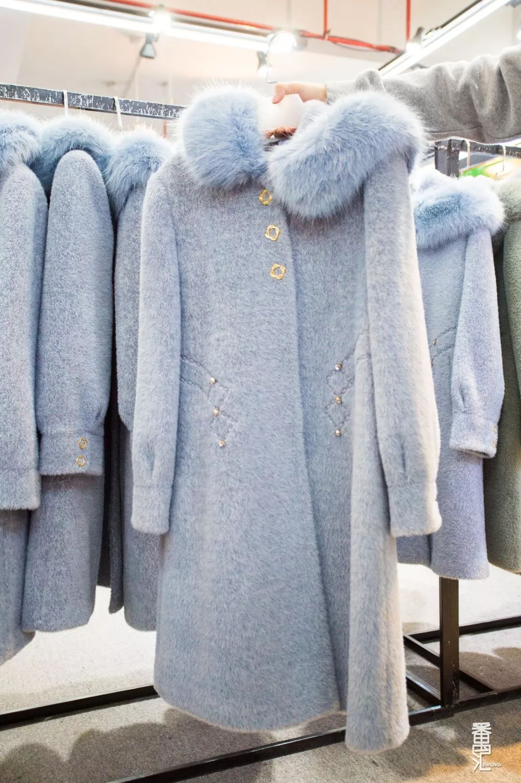 仅6天！南村服装厂特卖会开抢，卫衣100元3件！羽绒买一送一