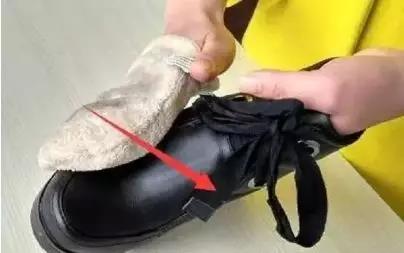 皮鞋把皮蹭掉了怎么处理,皮鞋蹭破皮咋处理