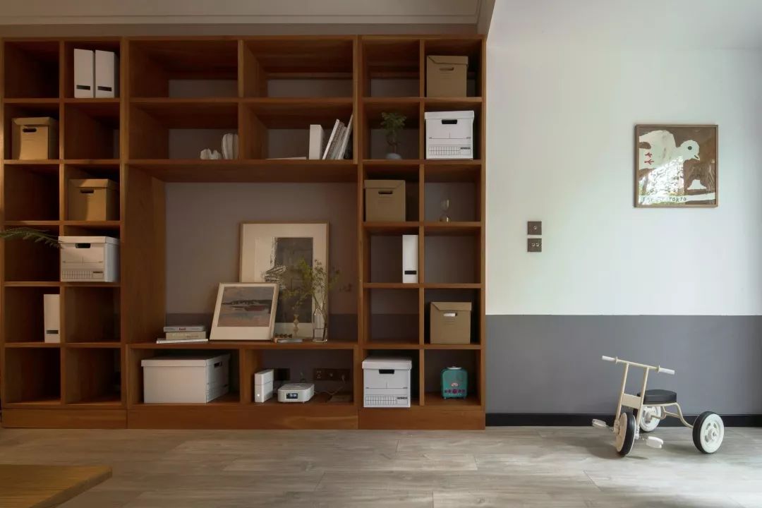 她家院子比房子还大,足足有80m²,在城里也能过得像李子柒