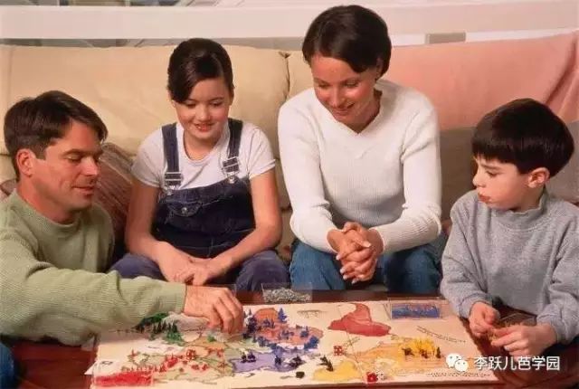 亲子游戏怎么给孩子玩,三个人玩的亲子游戏在家里