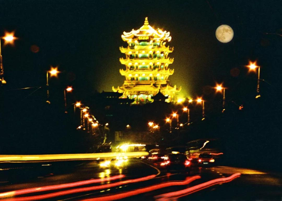 元宵佳节月圆灯明国泰民安,元宵月圆灯明