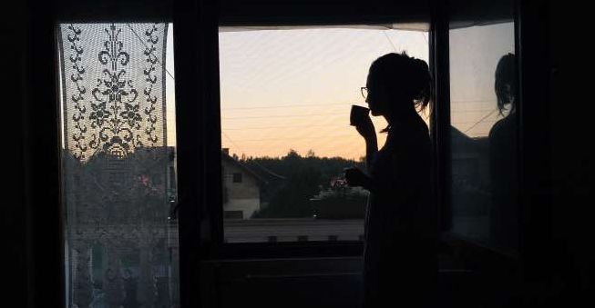 气溶胶传播是在楼上还是楼下安全,气溶胶在空气中能开窗通风吗