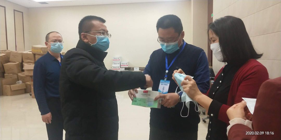 合力战疫爱心企业致敬最美值守人,爱心企业显担当众志成城战疫情