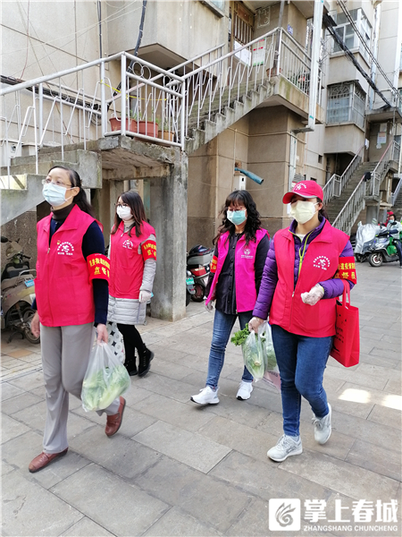 *党**旗在飘扬｜她坚守抗疫一线未能见父亲最后一面