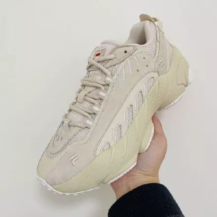 潮流范丨隔空约会时讨论一下你们穿哪双鞋碰面？我是肖战同款