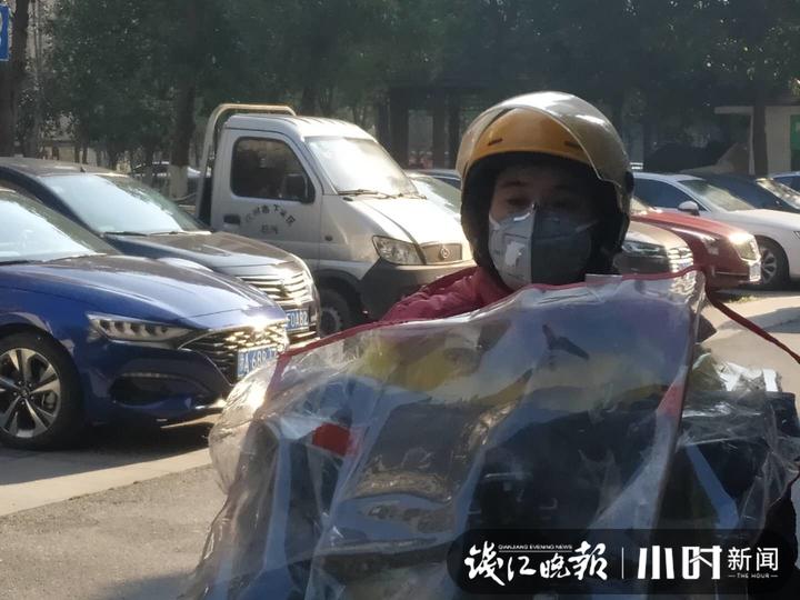 “我没钱没资源但送菜送货还行”杭州外卖小哥在丁兰义务代购跑腿