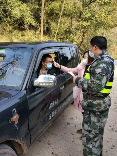 女支书疫情防控勇担当,不忘初心牢记使命党员抗击疫情