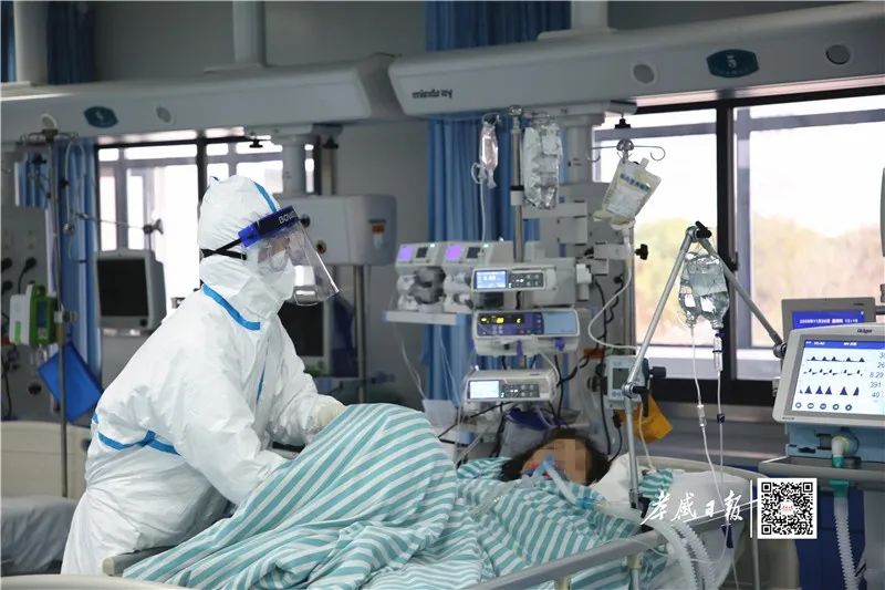 记者深入新冠肺炎病房,记者探访新冠重症监护室