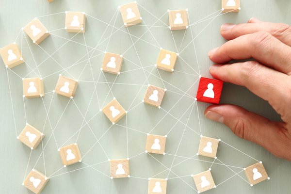 春季校园招聘简历投递量已超去年同期；亚太房地产市场现逢低买入良机|美通企业日报