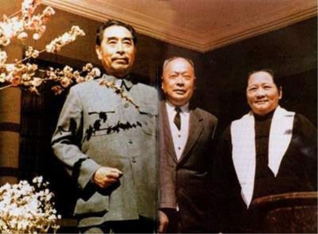 “九人案”是新中国成立后罕见的国际政治*害迫**案，主席震惊“要针锋相对地斗”，周恩来亲自挂帅展开营救