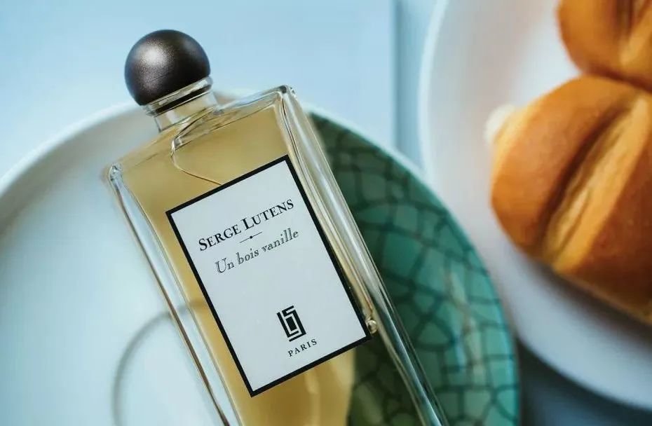 寻香|五彩斑斓的黑算什么,来见识一下五光十色的白