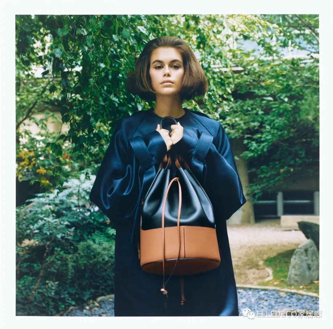 优衣库东京新宿店,优衣库新款天蓝色镂空