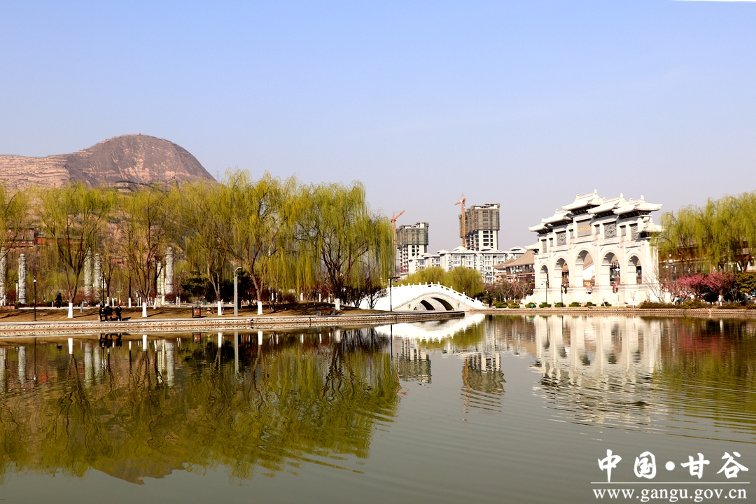 甘谷大像山世界之最,甘谷大像山镇全景