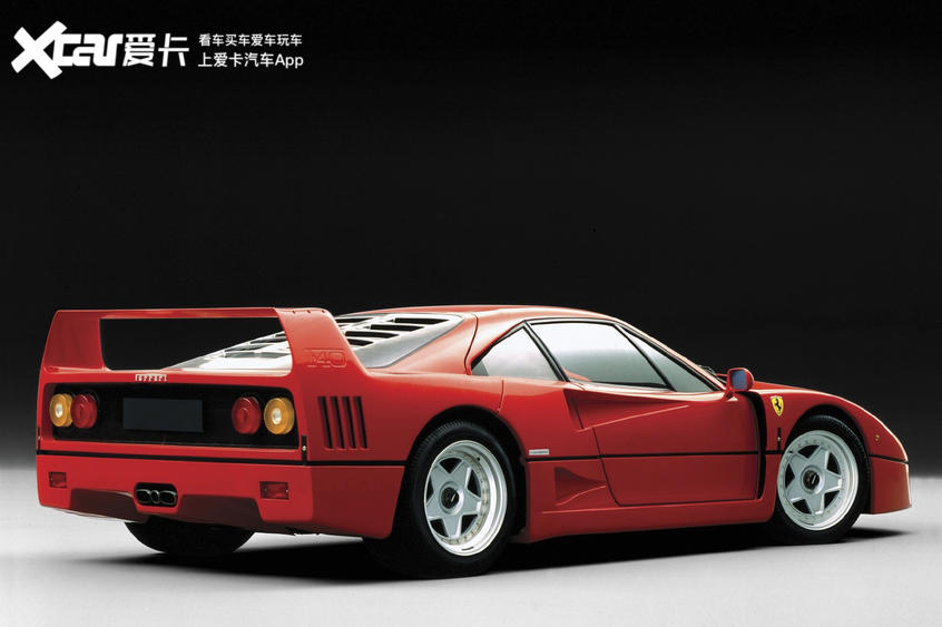 见一辆少一辆1300多辆的法拉利F40又着了