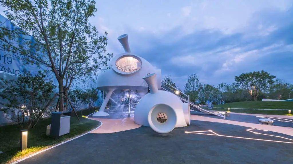 孩童的游乐场是我们回不去的童年,童年中的游乐园