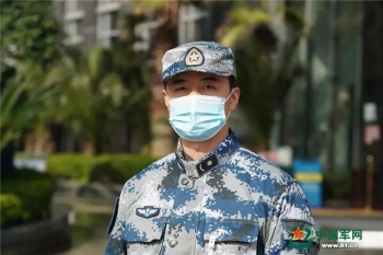 女儿问他何时凯旋,33年军龄的军医用一句唐诗回复……