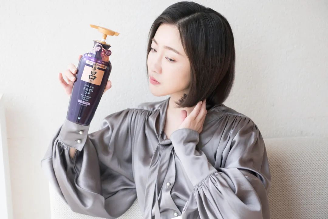 顶流模特亲测：「上镜终极*器武**，根本不靠颜值！」