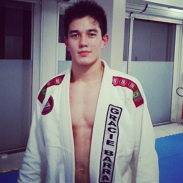 鍥涘窛鎴愰兘璇枃鑰佸笀,鎴愰兘璇枃鑰佸笀