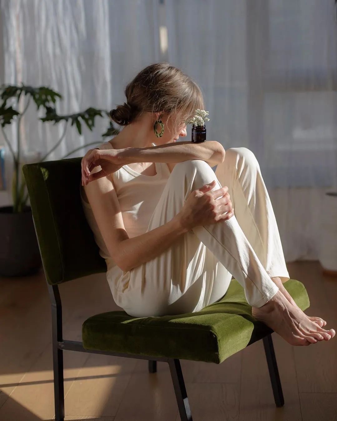 今年一定要给自己买一对红色耳环,耳环买什么材质的好