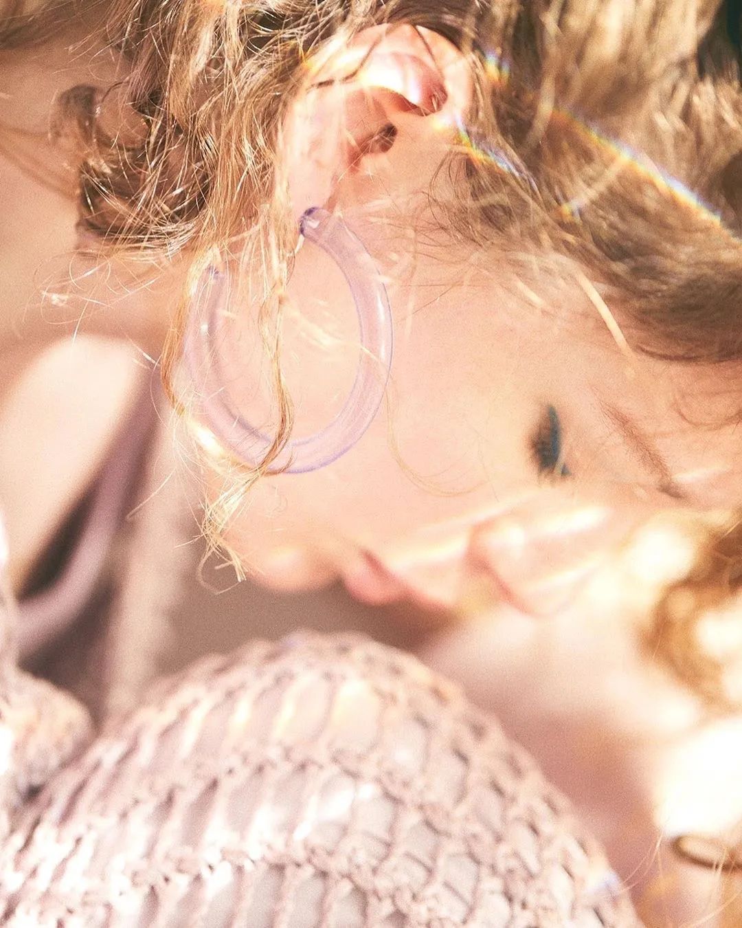 今年一定要给自己买一对红色耳环,耳环买什么材质的好