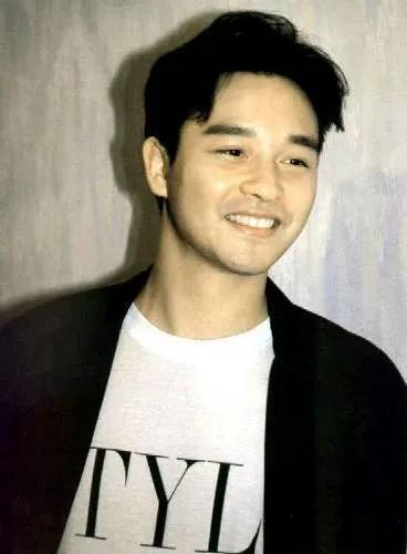 绝代风华的“哥哥”，他的衣品更应被记住