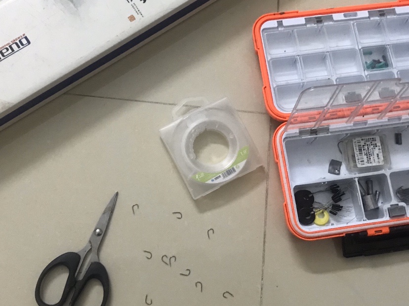 痴迷钓鱼人,钓鱼爱好者喜欢的工具