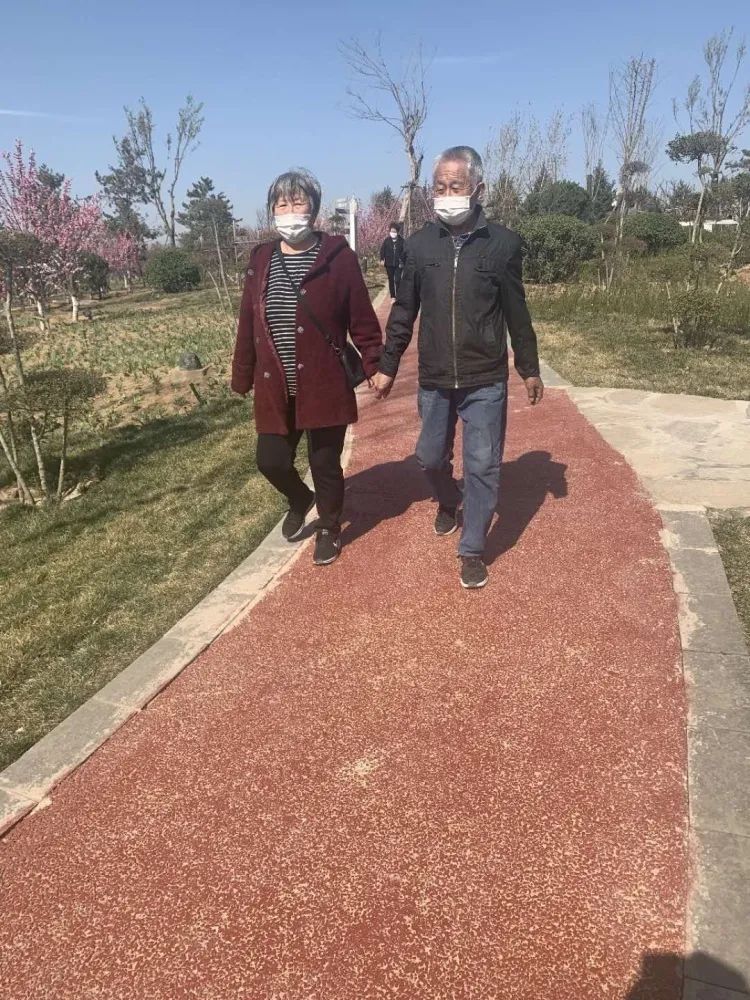 走出家门,走出家门尽情放飞自我