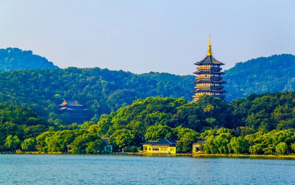 且听风吟且看花开,且听风吟看花开