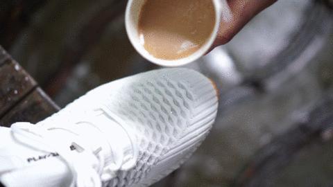 厉害了！这把伞一键自动开收伞，能抗8级大风