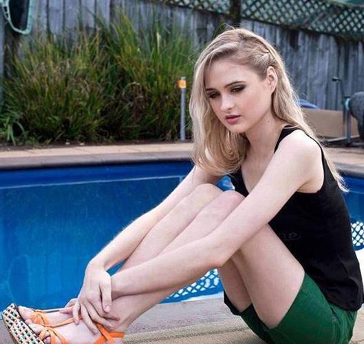 深扒明星美白抗衰秘籍!比防晒管用1000倍!4周逆袭成白皮,悄悄瘦掉8斤