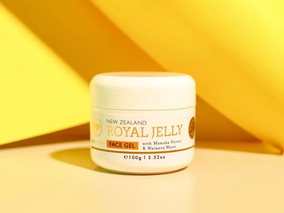 新西兰人气蜂蜜面霜，质地像果冻一样清透，超级补水！还能祛痘、缩毛孔