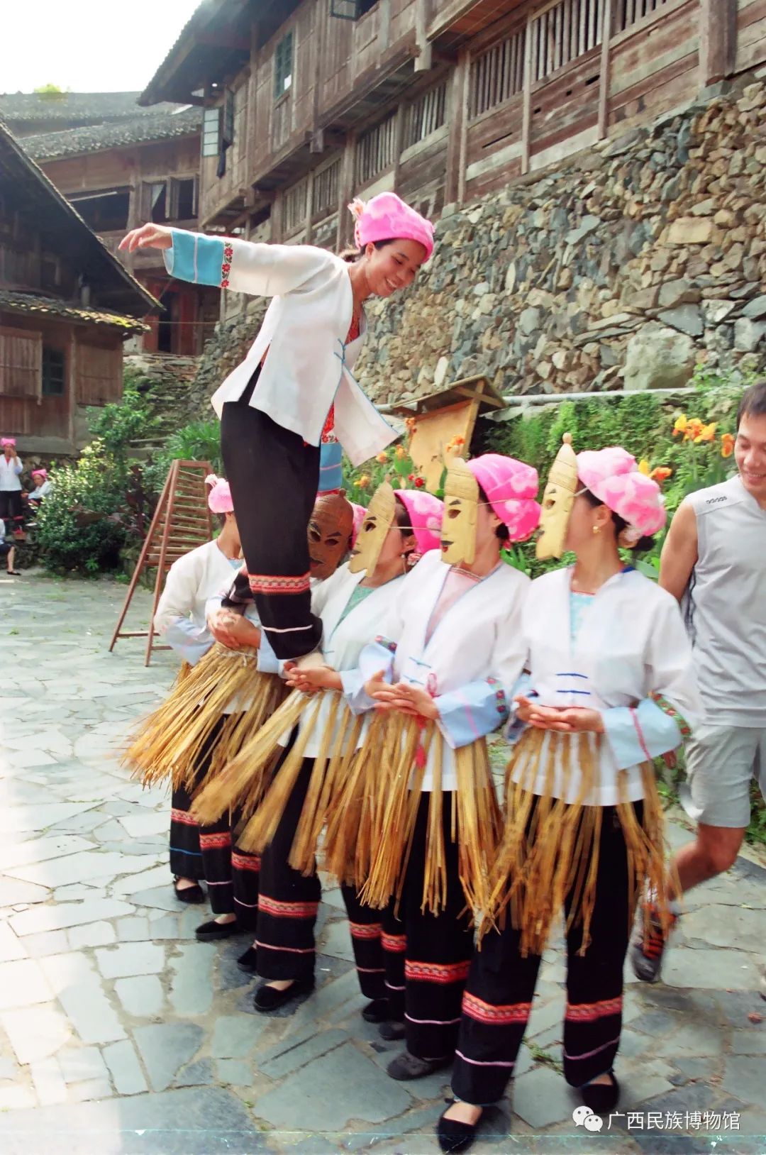 博物馆女性文物特征介绍,前世今生博物馆凤袍