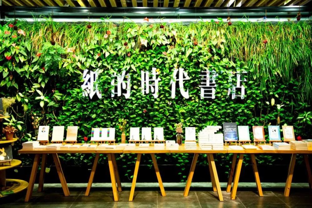 【双语】Shh,thebookcouponsarecoming遍布郑州的书“券”气