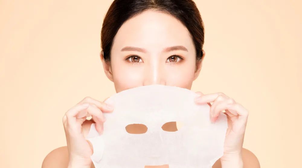 化妆伤皮肤很重吗,化妆伤皮肤