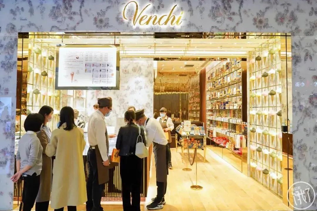 肯德基、星巴克“人造肉”中国上市公测;海底捞开出面馆品牌“十八汆”;物美完成收购麦德龙中国|猫头鹰商业周报